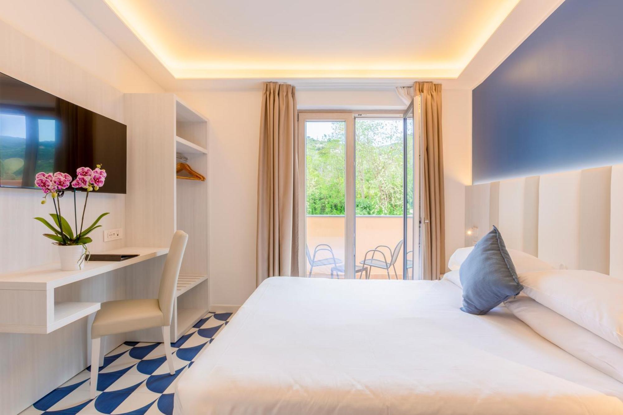 Hotel Central Wellness Sorrento Ngoại thất bức ảnh
